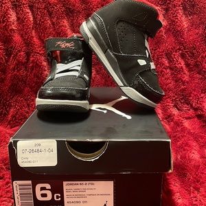 Boys Jordan Sc-2 shoes.  Size 6c.